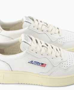 Autry Sneaker Medalist Low Wom Goud*Dames Sneakers