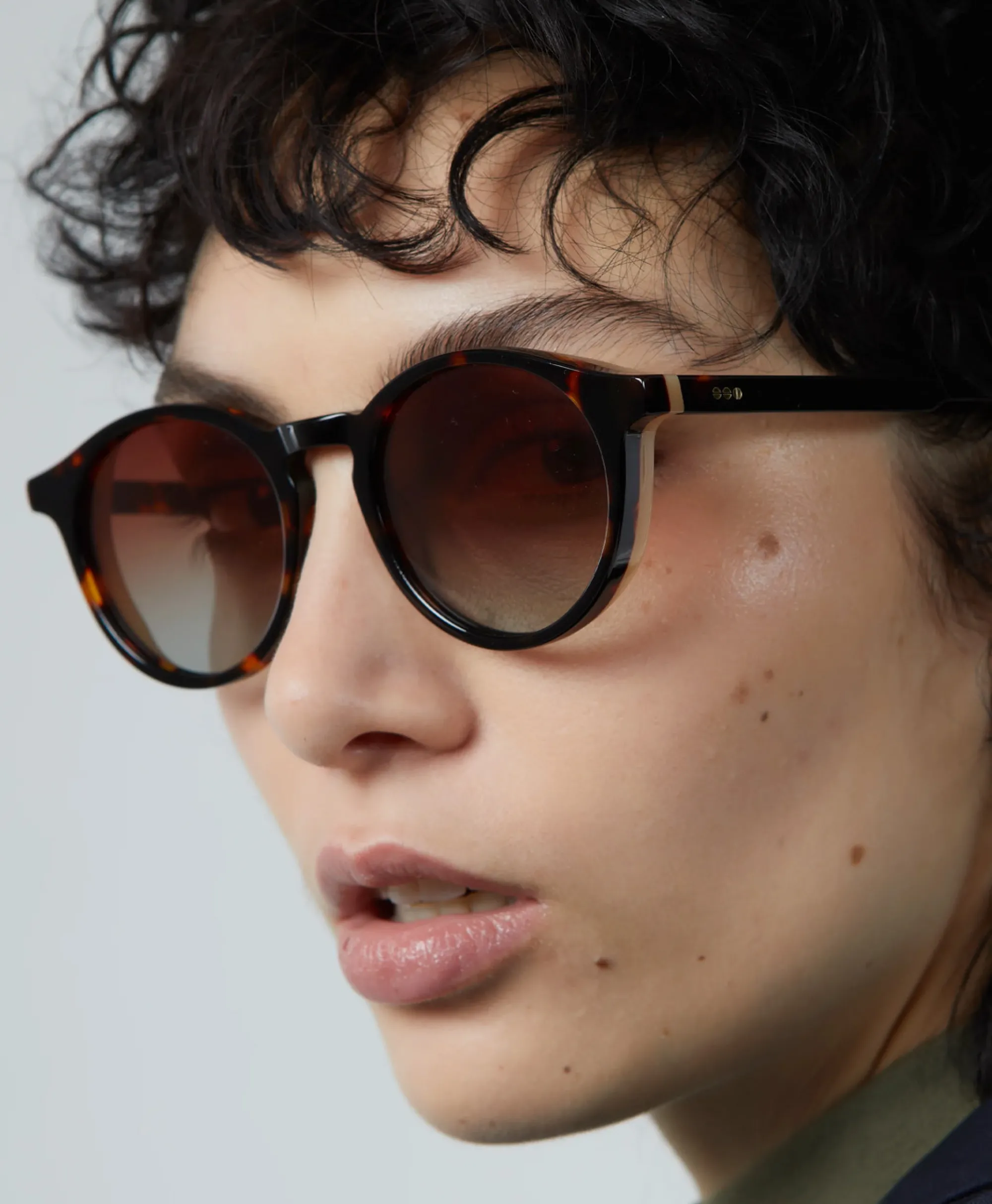 Komono Zonnebril Archie Tortoise Blonde Wing Beige*Heren Zonnebrillen